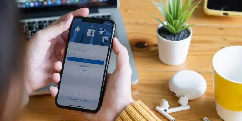 Facebook là nền tảng truyền thông trực tuyến số 1 Việt Nam